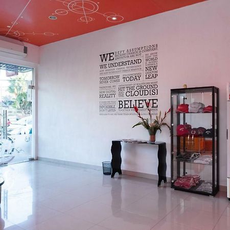 RedDoorz @ Pelita Raya Rappocini Hotel Makassar Bagian luar foto