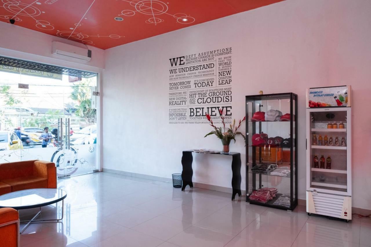 RedDoorz @ Pelita Raya Rappocini Hotel Makassar Bagian luar foto