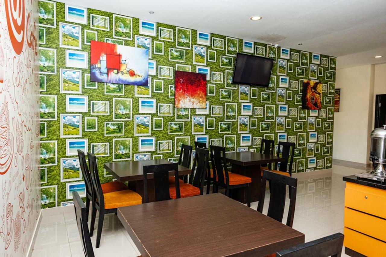 RedDoorz @ Pelita Raya Rappocini Hotel Makassar Bagian luar foto