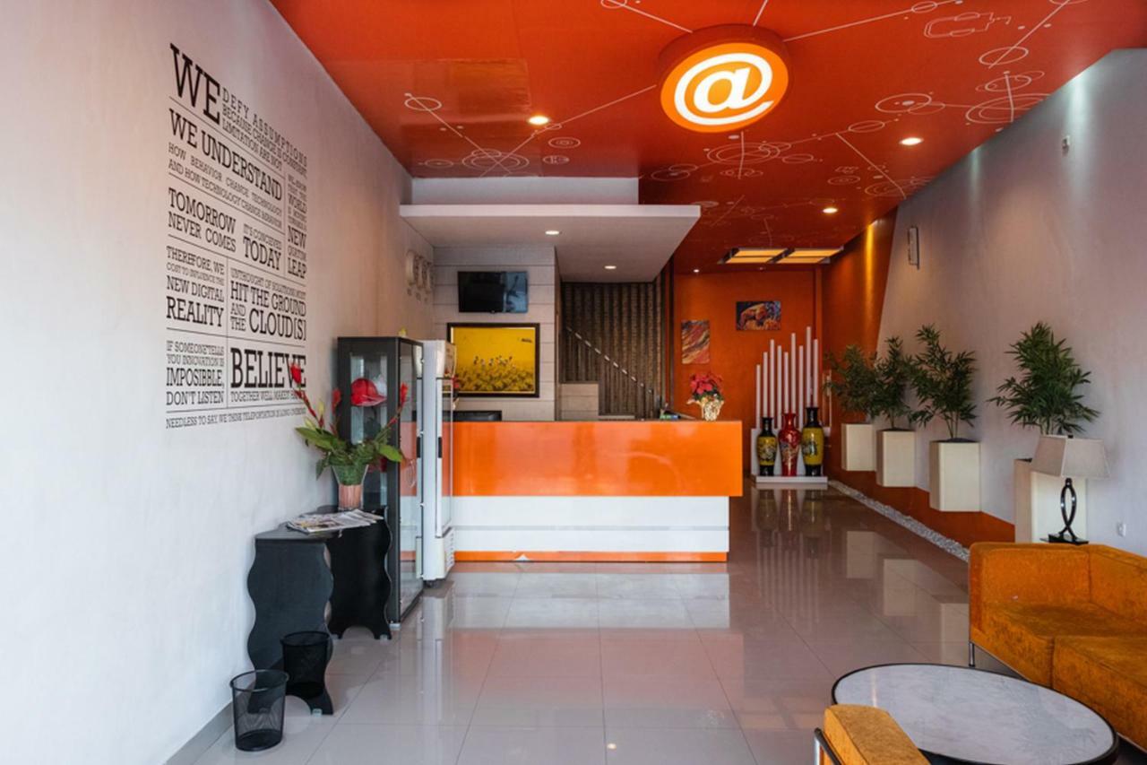 RedDoorz @ Pelita Raya Rappocini Hotel Makassar Bagian luar foto