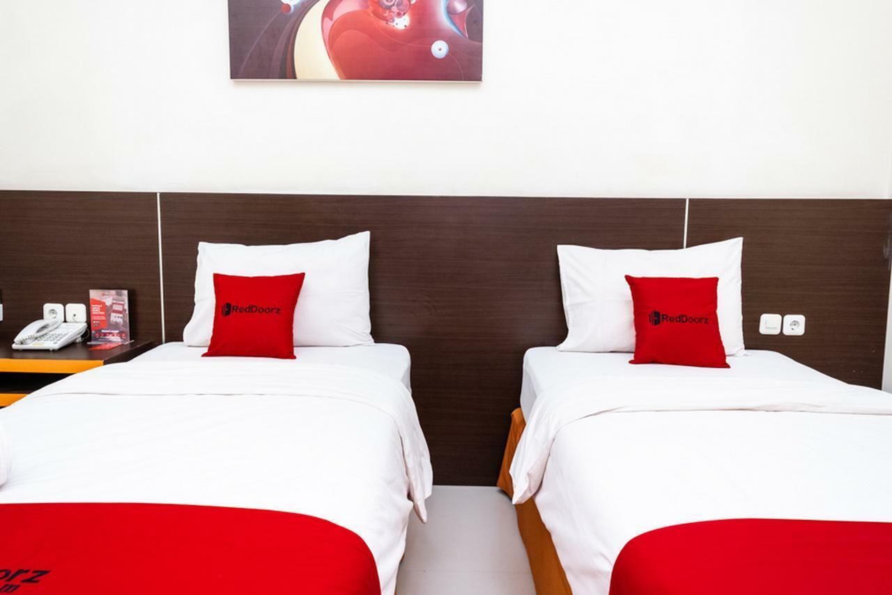 RedDoorz @ Pelita Raya Rappocini Hotel Makassar Bagian luar foto