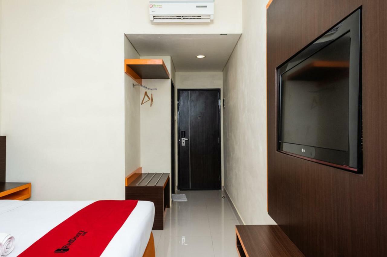 RedDoorz @ Pelita Raya Rappocini Hotel Makassar Bagian luar foto