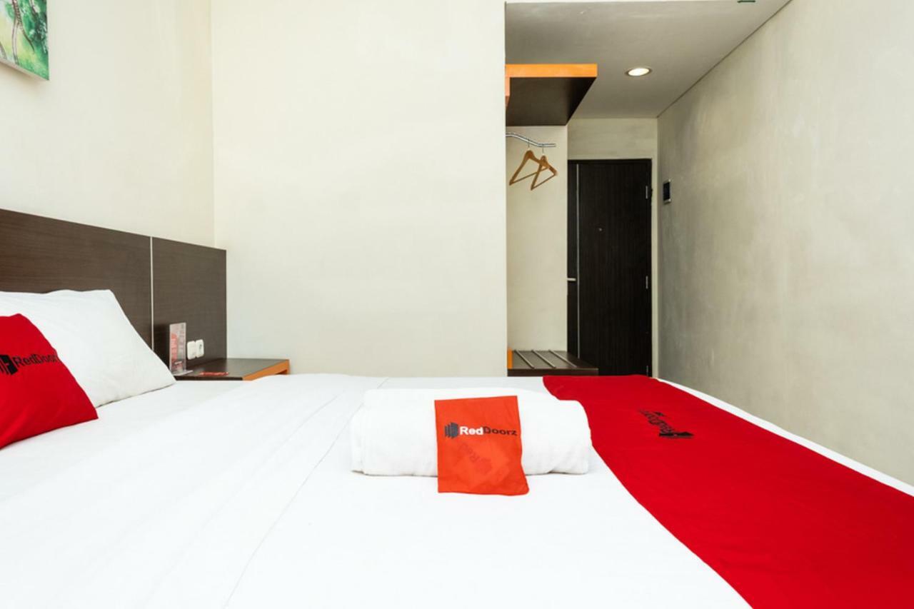RedDoorz @ Pelita Raya Rappocini Hotel Makassar Bagian luar foto