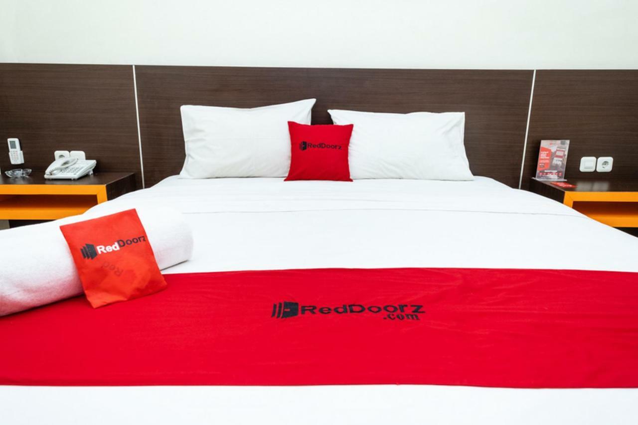 RedDoorz @ Pelita Raya Rappocini Hotel Makassar Bagian luar foto