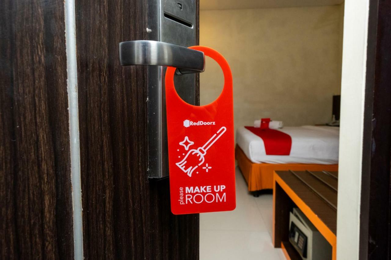 RedDoorz @ Pelita Raya Rappocini Hotel Makassar Bagian luar foto