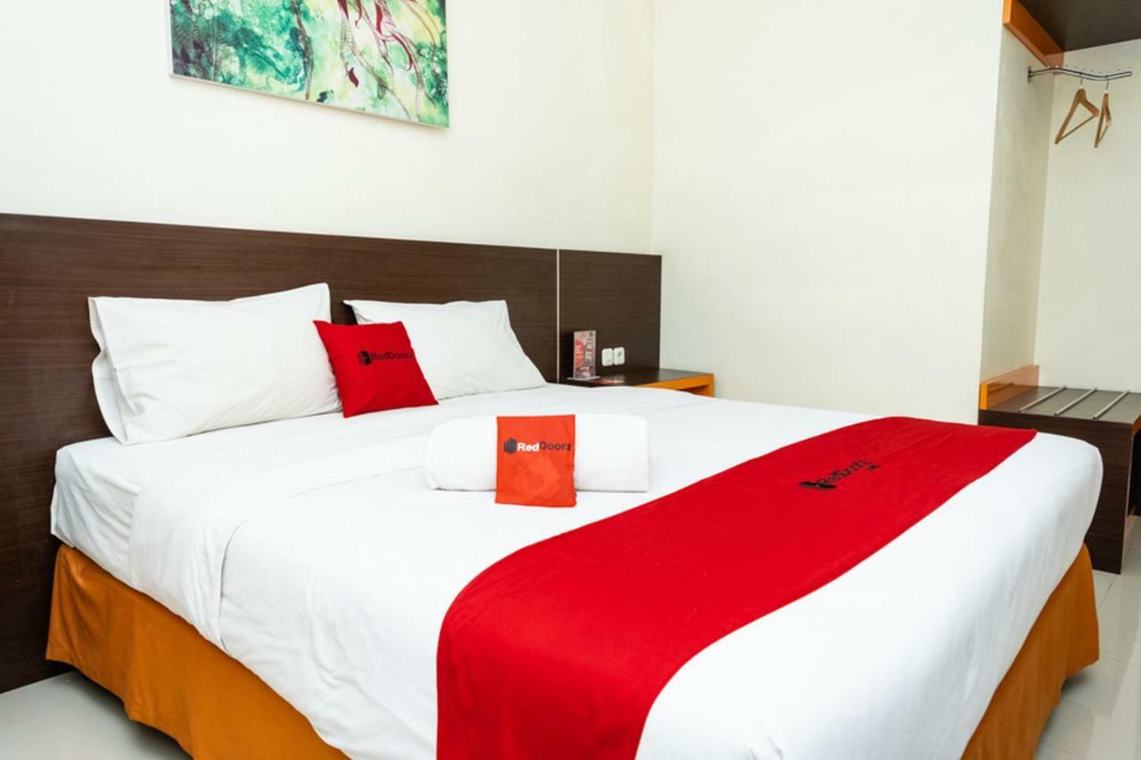 RedDoorz @ Pelita Raya Rappocini Hotel Makassar Bagian luar foto